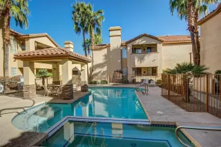 Photo #5: 6133380 Listing