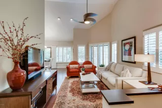 Photo #5: 6133435 Listing