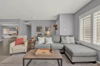 Photo #4: 6133628 Listing