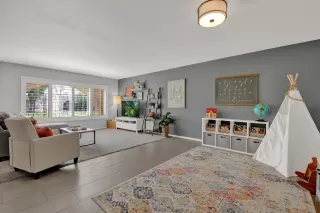 Photo #6: 6133628 Listing