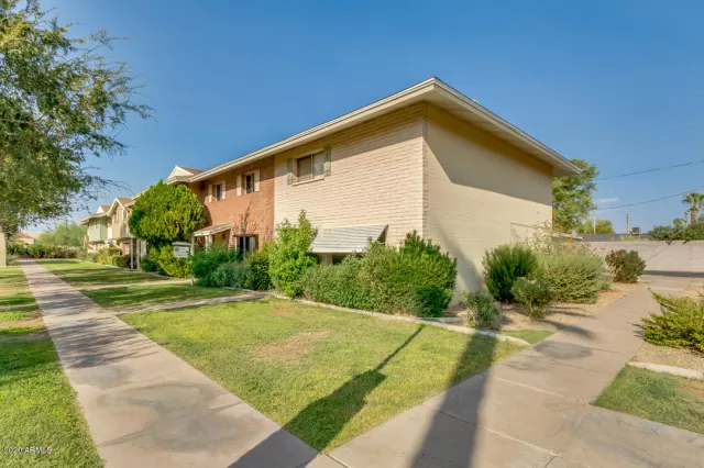 MLS: 6133974 Condo For Sale