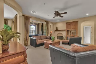 Photo #2: 6134302 Listing 