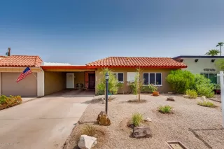 Photo #5: 6134422 Listing