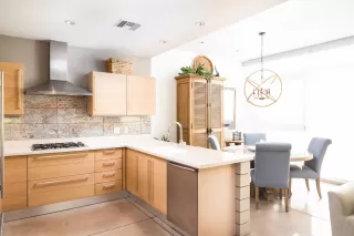 Photo #2: 6134488 Listing