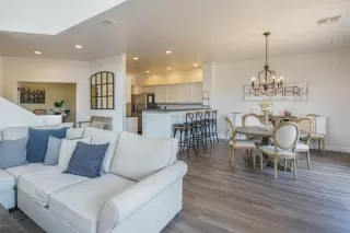 Photo #3: 6134699 Listing