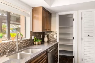 Photo #6: 6134948 Listing