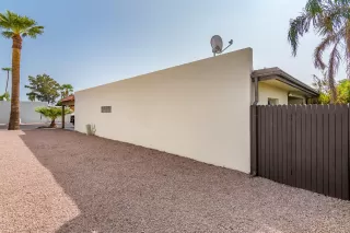 Photo #2: 6135047 Listing