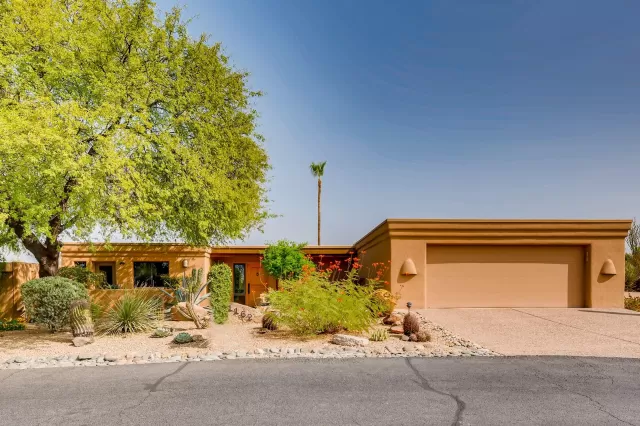 MLS: 6135085 Condo For Sale
