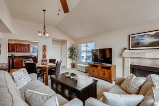 Photo #2: 6135113 Listing