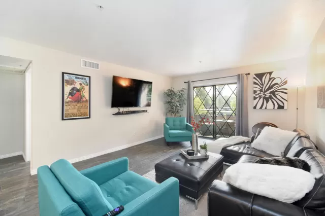 MLS: 6135121 Condo For Sale