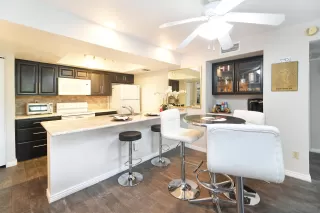 Photo #5: 6135121 Listing 