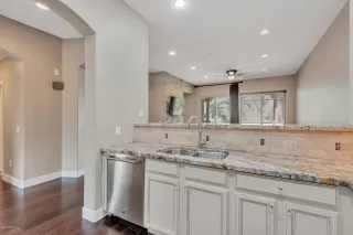 Photo #5: 6135415 Listing