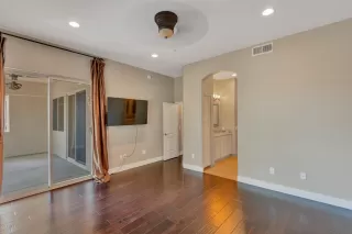 Photo #6: 6135415 Listing