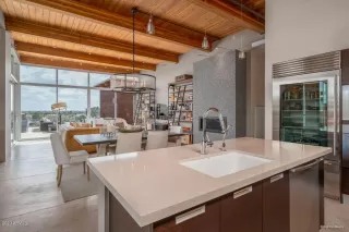 Photo #5: 6135590 Listing