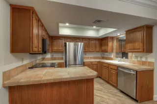 Photo #5: 6135636 Listing