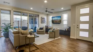 Photo #5: 6136006 Listing