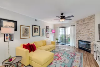 Photo #6: 6136036 Listing 
