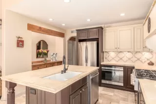 Photo #4: 6136096 Listing