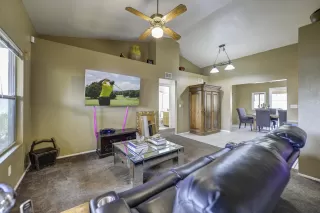 Photo #2: 6136100 Listing