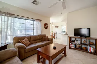 Photo #2: 6137599 Listing