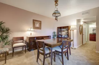 Photo #5: 6137801 Listing