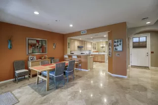 Photo #5: 6138075 Listing