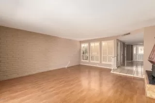 Photo #5: 6138159 Listing