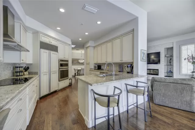 MLS: 6138286 Condo For Sale