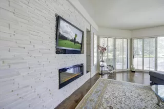 Photo #2: 6138286 Listing