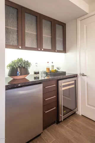 Photo #6: 6138399 Listing