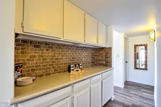 Photo #5: 6138849 Listing