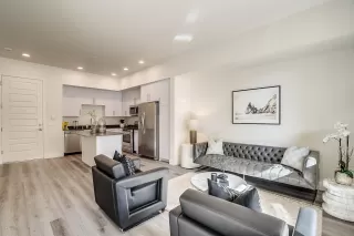 Photo #5: 6138973 Listing