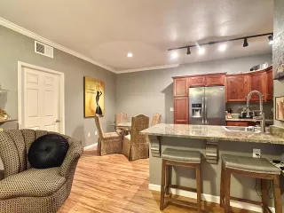 Photo #2: 6139577 Listing 