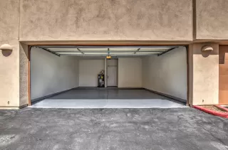 Photo #4: 6139980 Listing