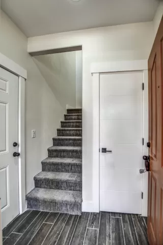 Photo #5: 6139980 Listing