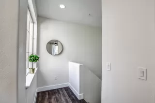 Photo #6: 6139980 Listing