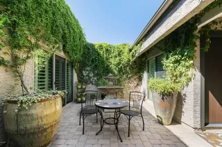 Photo #2: 6140138 Listing