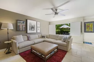 Photo #6: 6140138 Listing