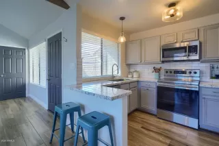 Photo #6: 6140389 Listing