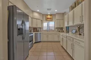 Photo #6: 6140400 Listing