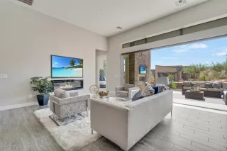 Photo #6: 6140518 Listing