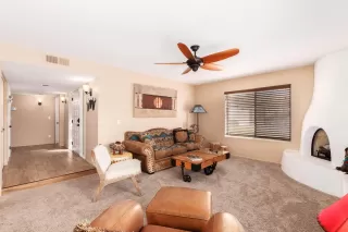 Photo #5: 6140702 Listing