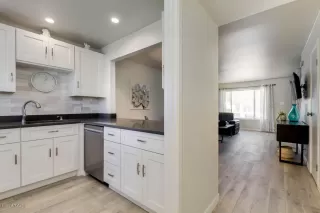 Photo #5: 6140744 Listing