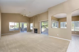 Photo #6: 6140791 Listing