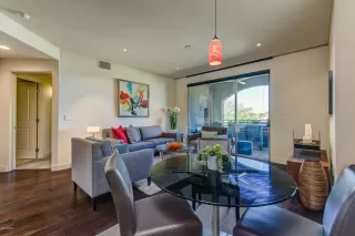 Photo #4: 6140835 Listing