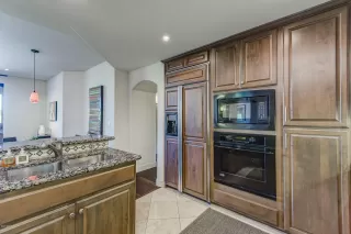 Photo #6: 6140835 Listing