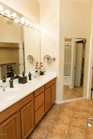 Photo #4: 6140852 Listing 
