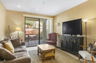 Photo #4: 6140882 Listing