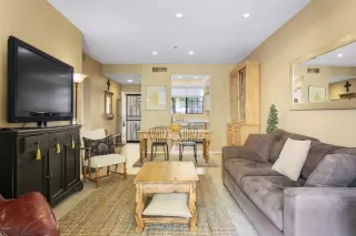 Photo #5: 6140882 Listing