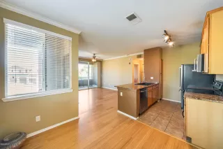 Photo #5: 6141062 Listing